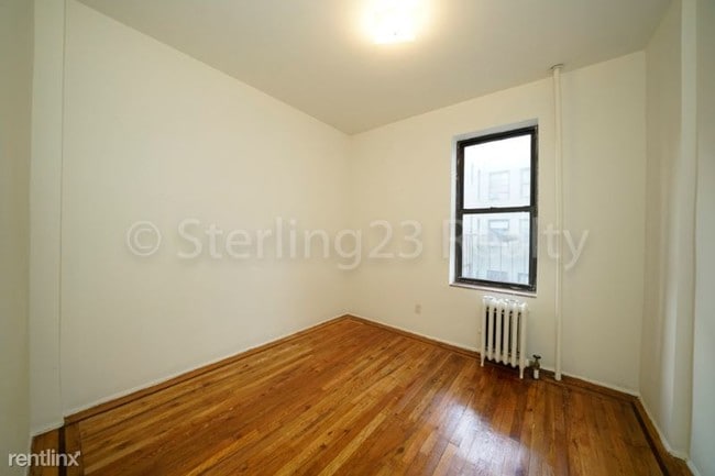 Building Photo - 32-48 41st St