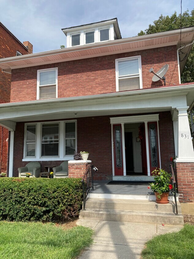 Foto principal - 831 W King St