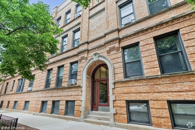 Building Photo - 2837 N Cambridge Ave