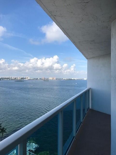 Foto principal - 1881 79th Street Causeway