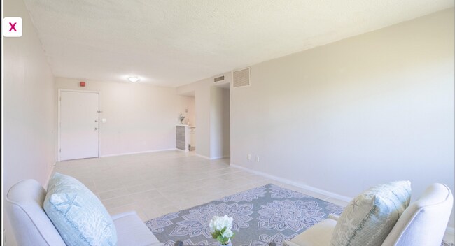 Living room/ Dining area - 230 Columbia Dr