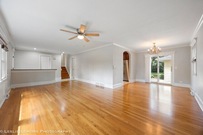 Building Photo - 541 Cypress Dr