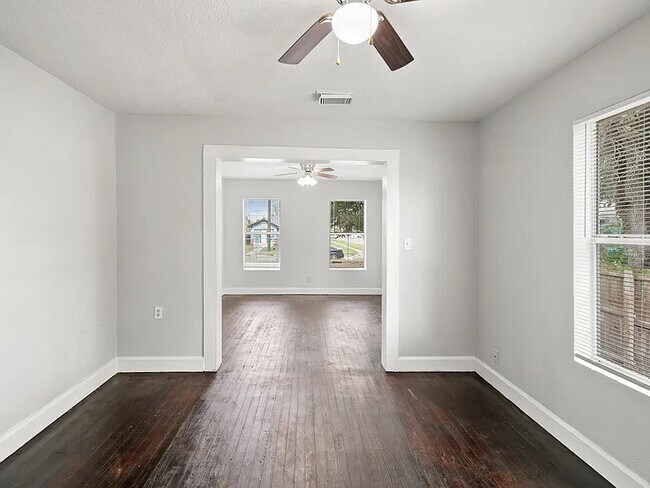 Foto del edificio - 3101 Illinois St