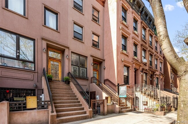 Building Photo - 130 W 132nd St