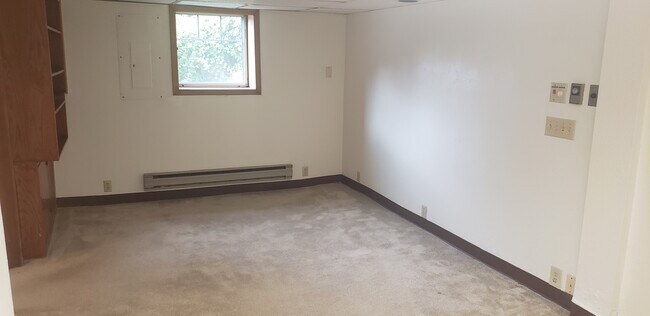 Foto del edificio - 1040 Elliott Ave W