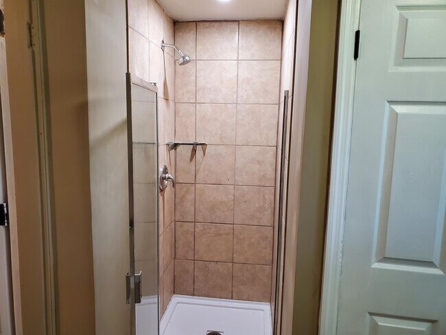 Foto del edificio - 718 W Oak Forest Dr