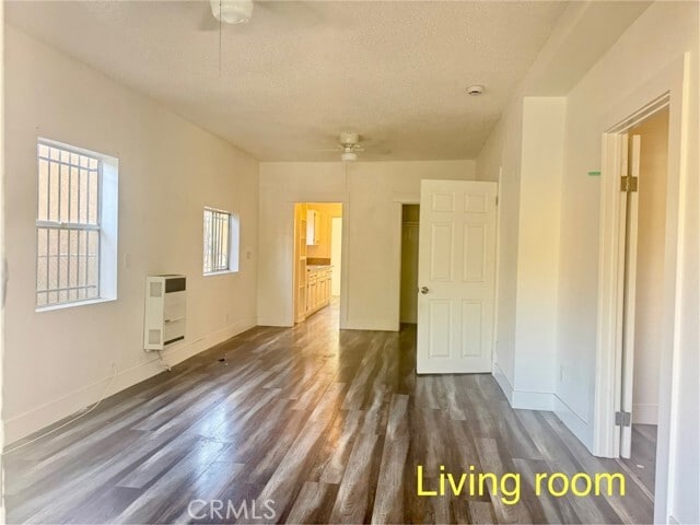 Building Photo - 206 W 52nd Pl