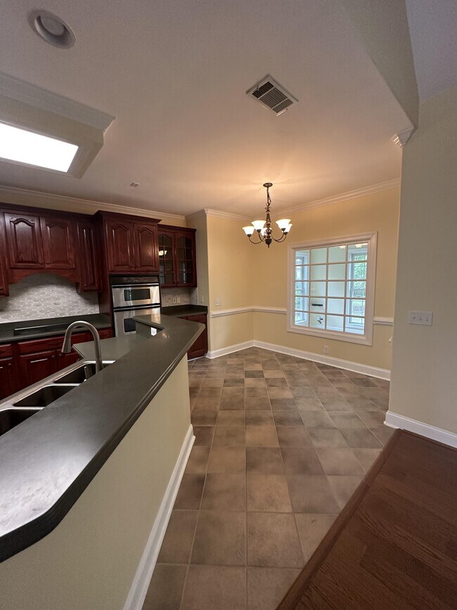 Building Photo - 72 White Oak Bluff