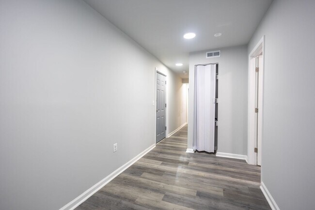 Foto del edificio - Amazing 1 BR+ 1 Den/1 BA Apartment in Anacostia with 1 month free rent and 1 year of free parking!