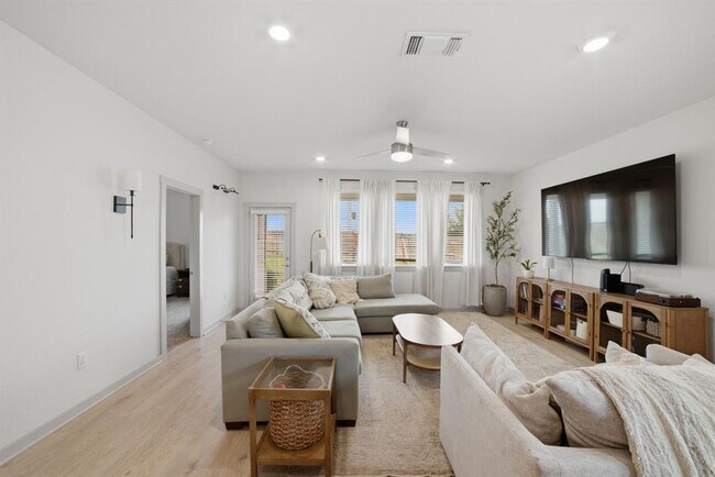 Foto del edificio - 3608 Overlord Ln