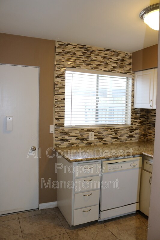 Foto del edificio - 42431 Rancho Las Palmas Dr