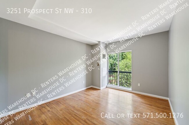 Building Photo - Charming 2-Level Townhome in the Heart of ...