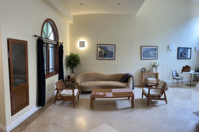 Foto del edificio - 1027 10th St