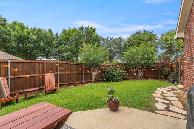 Foto del edificio - 7005 Stone Canyon Ct