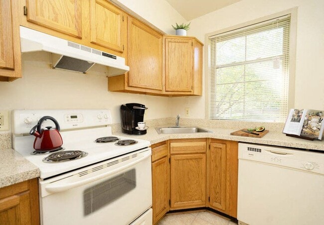Building Photo - River Hill Apartments