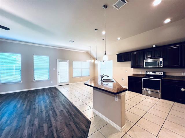 Foto del edificio - 217 Creekwood Dr