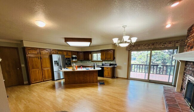 Foto del edificio - Beautiful 5 bed/3 Bath Home in Heights
