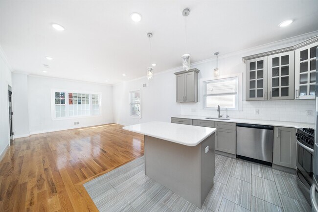 Foto del edificio - 170 Webster Ave