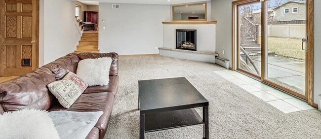 Building Photo - 450 Debra Dr