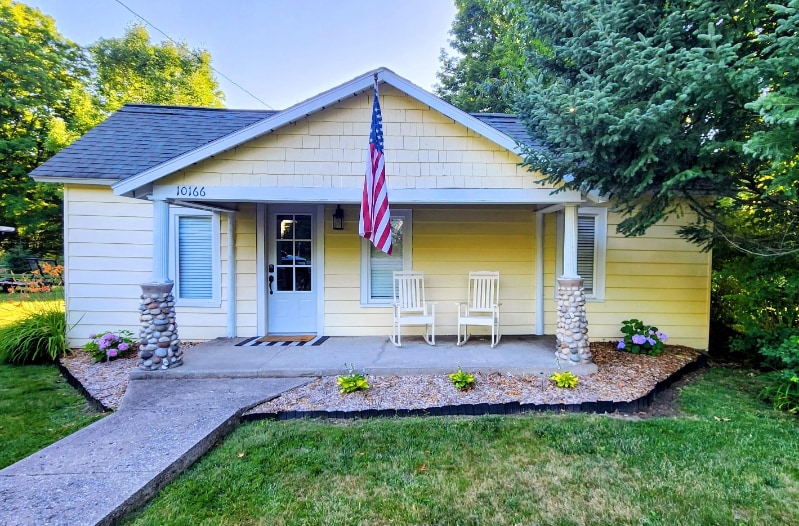 Primary Photo - 10166 SE Torch Lake Dr