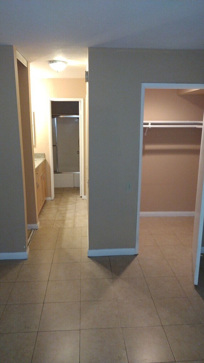 Foto del edificio - 5460 White Oak Ave