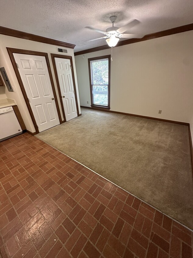 Primary Photo - 3520 Ivy Commons Dr