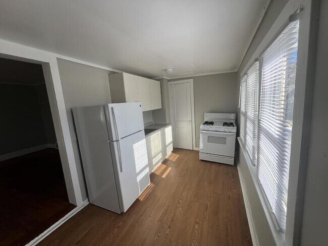 Building Photo - 463 Catawba Ave