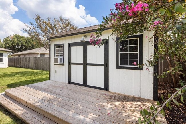Foto del edificio - 2652 Bradley Ln