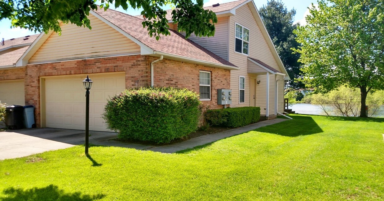 Misty Cove Apartments in Savoy, IL