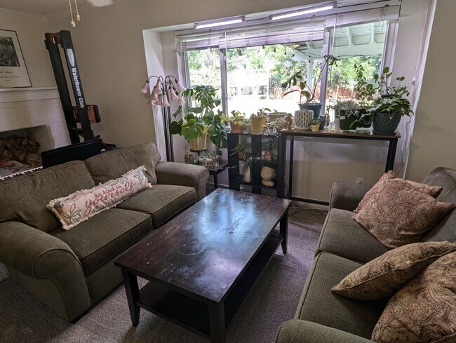 Family Room - 17268 E Asbury Pl