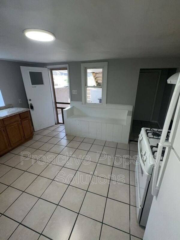 Foto del edificio - 534-534 Cherry St