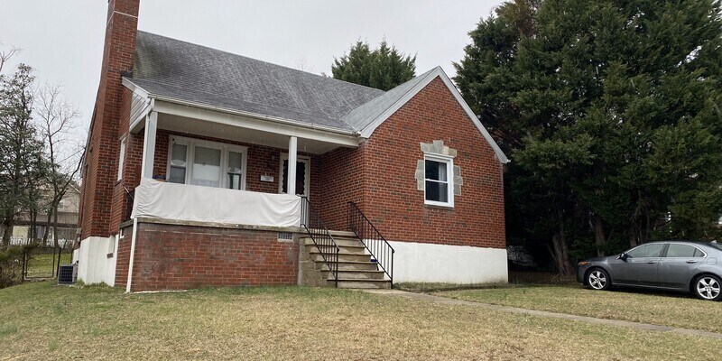 Primary Photo - 5 Belhaven Dr