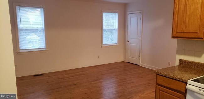 Building Photo - 33 Elsmere Blvd