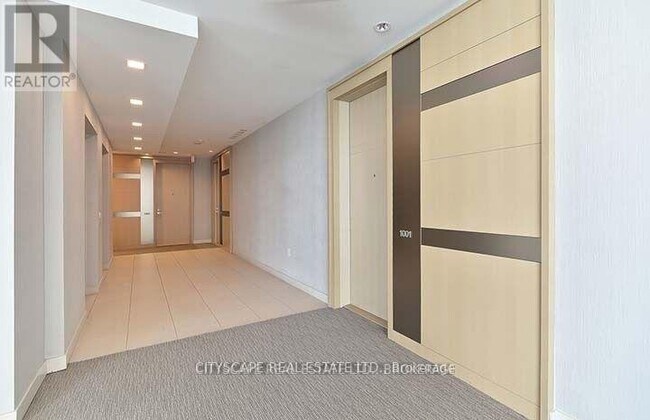 Building Photo - 29 Queens Quay E