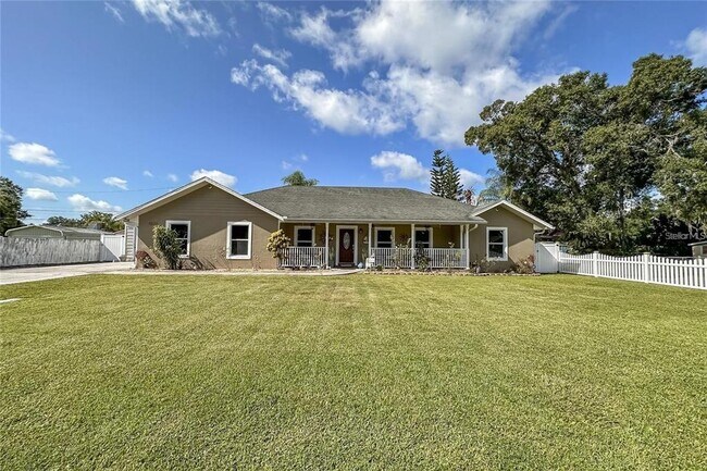 Building Photo - 5572 Myakka Ave