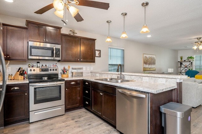 Building Photo - 202 Wainwright Dr