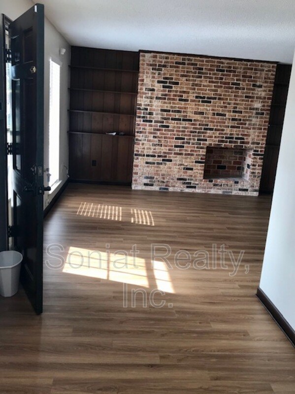 Foto del edificio - 3701 Jean Pl