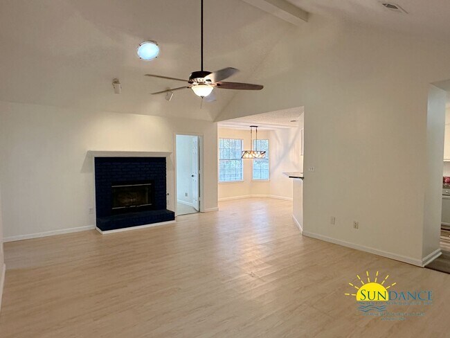 Foto del edificio - Updated 4 Bedroom Home in Navarre