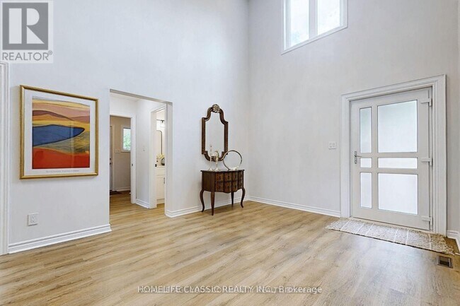 Photo du bâtiment - 267 Savage Rd