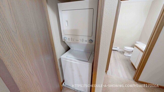 Building Photo - 515 Ontario Ave