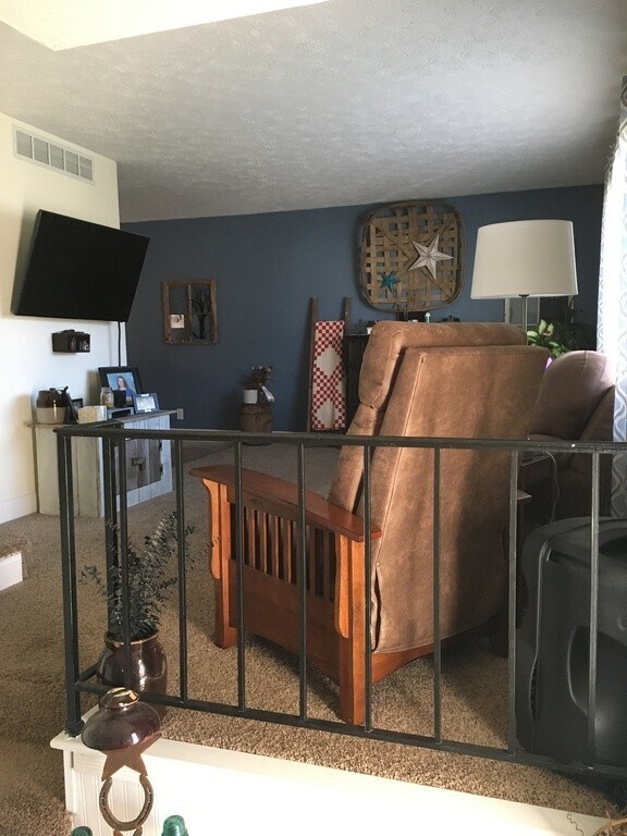 Foto del edificio - 3 Bedroom, 2 Bathroom Home in Red Bud Heig...