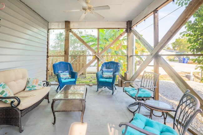 Foto del edificio - FURNISHED OFF-SEASON MONTHLY RENTAL-STARTI...