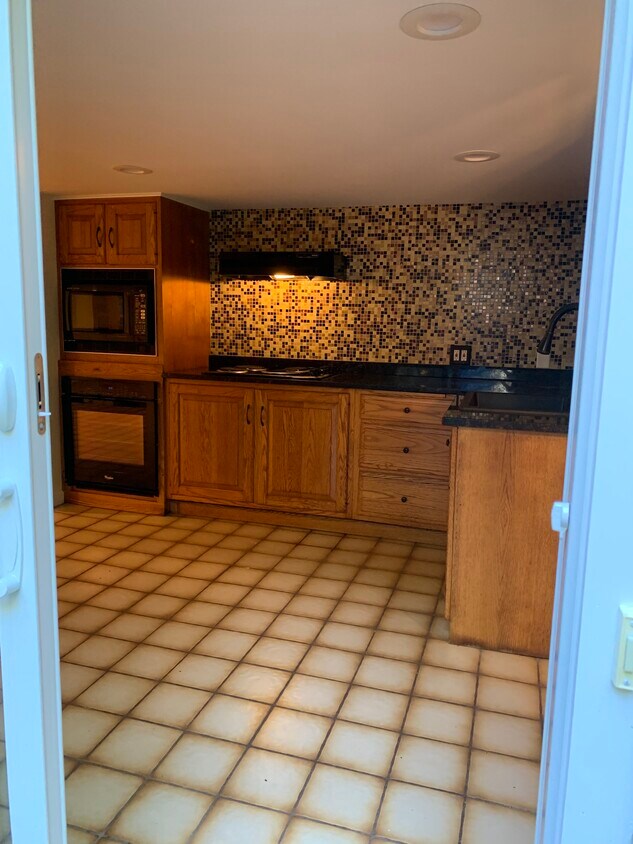 36 Woodland Way Unit Apartment, Rehoboth, MA 02769 Apartments in