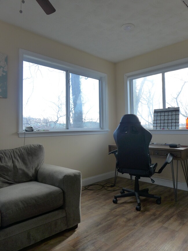 Foto del edificio - 832 Parker St