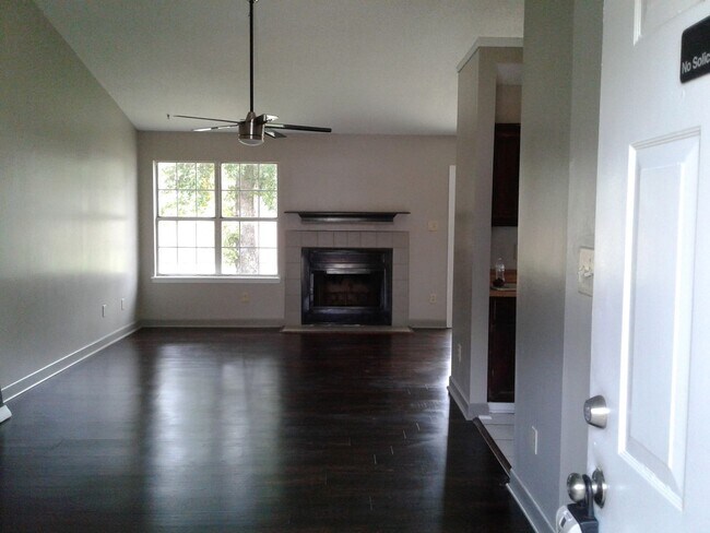 Foto del edificio - 211 Teakwood