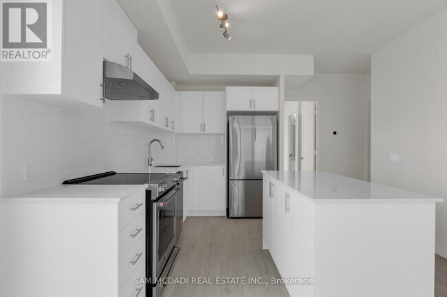 Building Photo - 27 Korda Gate