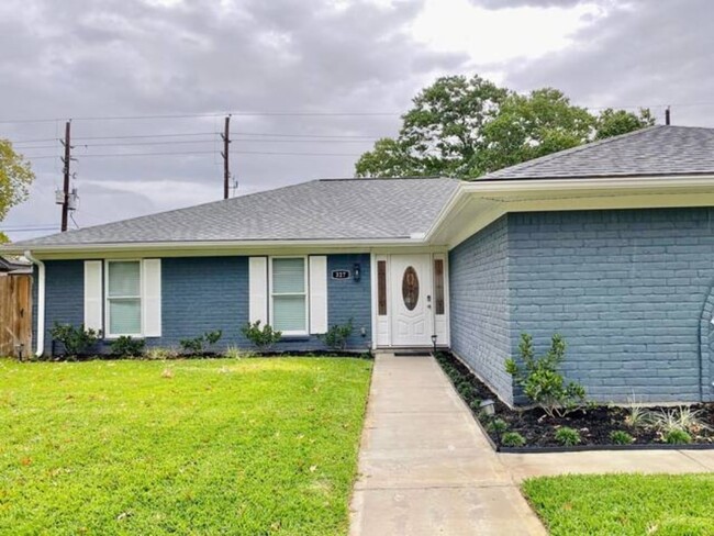 Building Photo - 327 Gentilly Dr