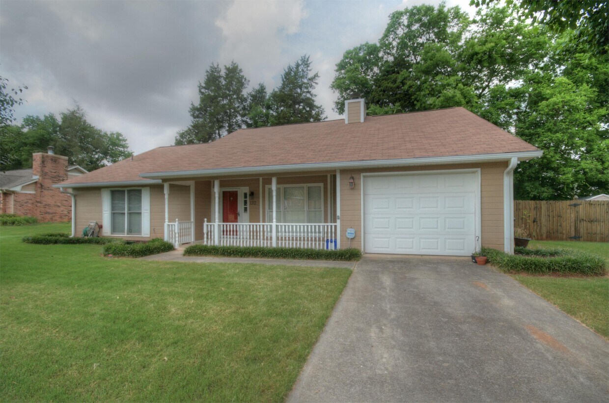 Primary Photo - 132 Bibb Dr