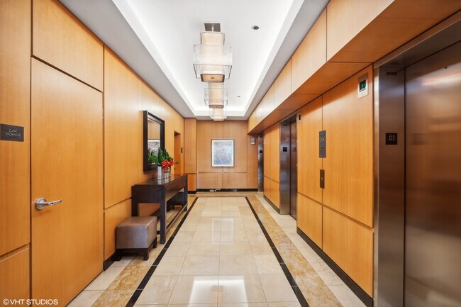 Foto del edificio - 600 N Lake Shore Dr