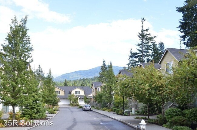 Building Photo - 2 br, 2.5 bath House - 2055 NW Boulder Way...